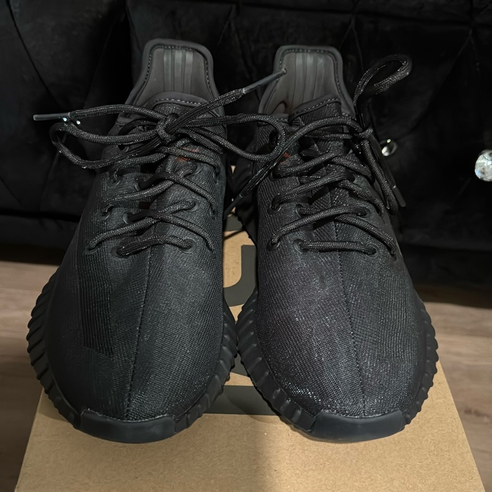 Yeezy Boost 350 v2